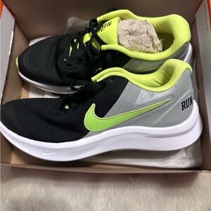 NWT Nike Star running shoes